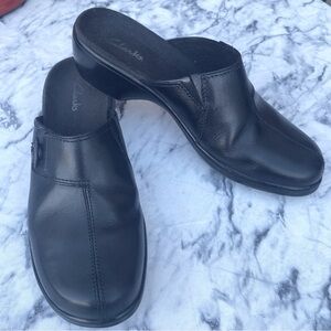 Clarks Leather Black Slip-on Mule clog sz8M